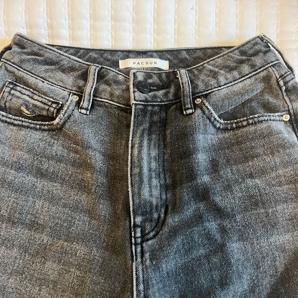 Pacsun barely used ripped jeans. - Picture 3 of 3